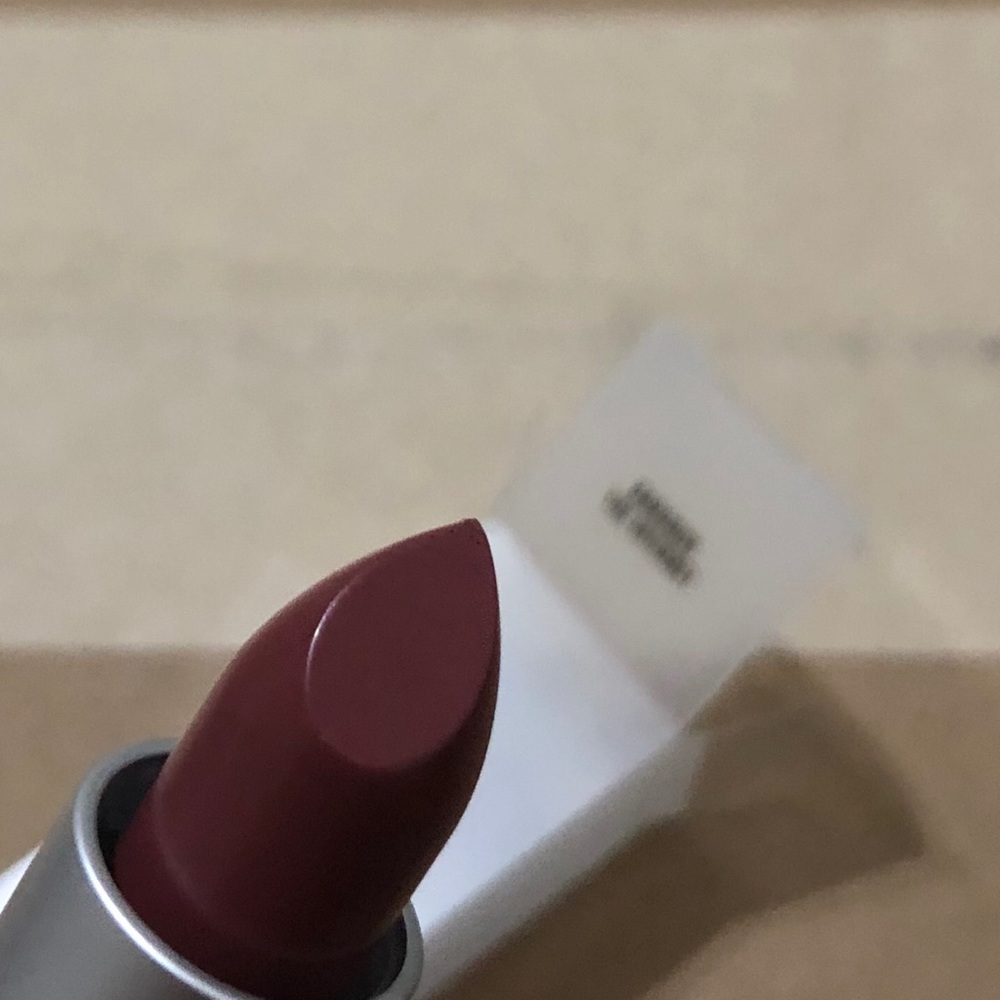 Mac Lound and Clear Lipstick Baroque the Internet - Picture 2 of 3
